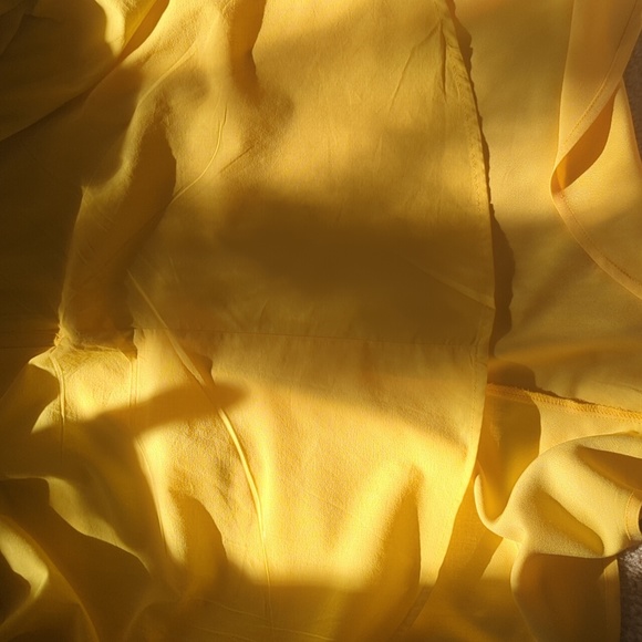 Butter yellow dress - Picture 7 of 9